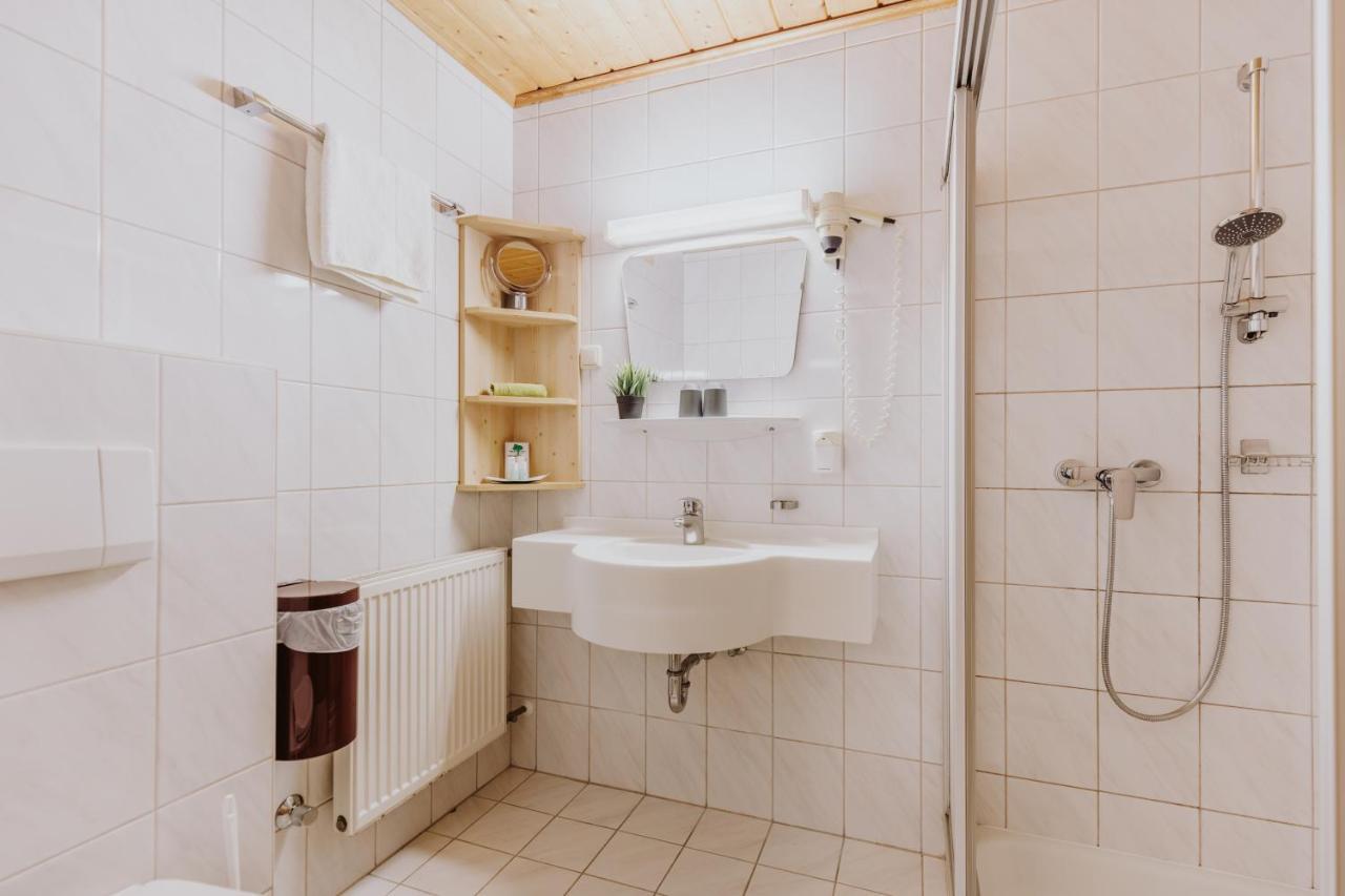 Landhotel Gschirnwirt Ойгендорф Екстериор снимка